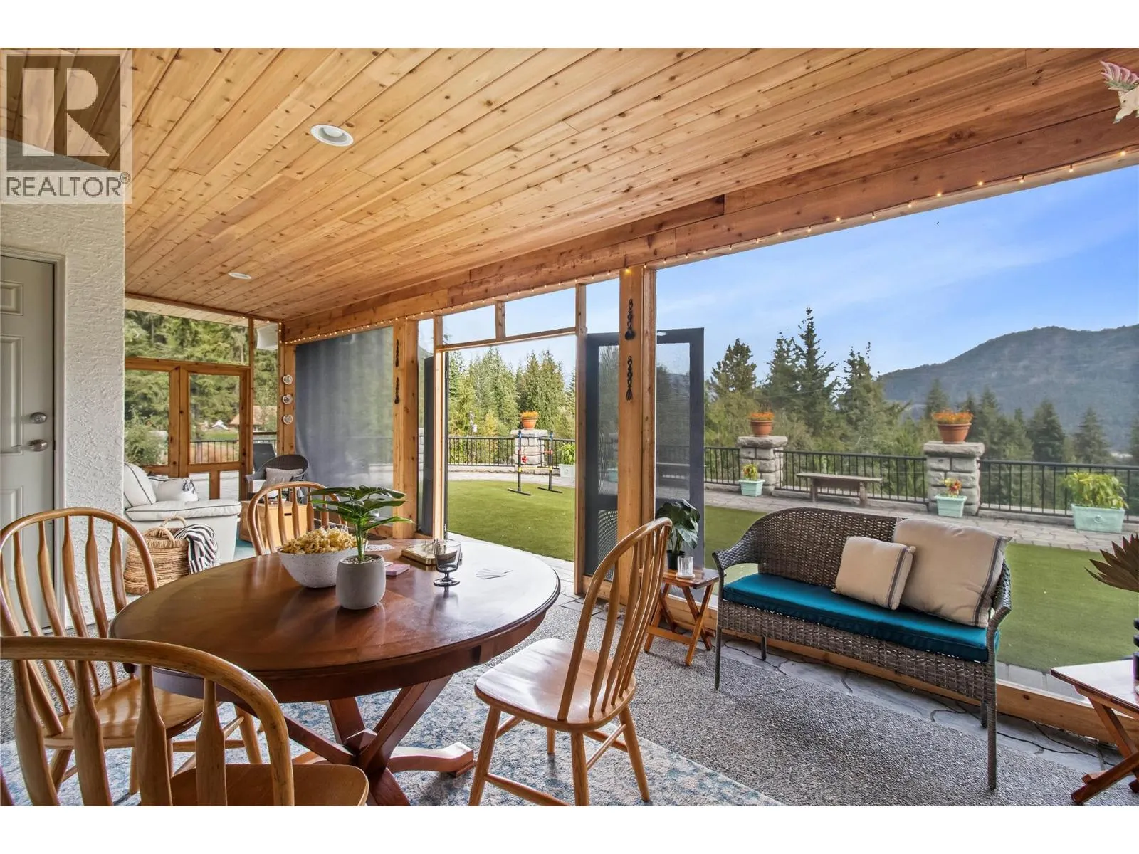 2422 Waverly Drive