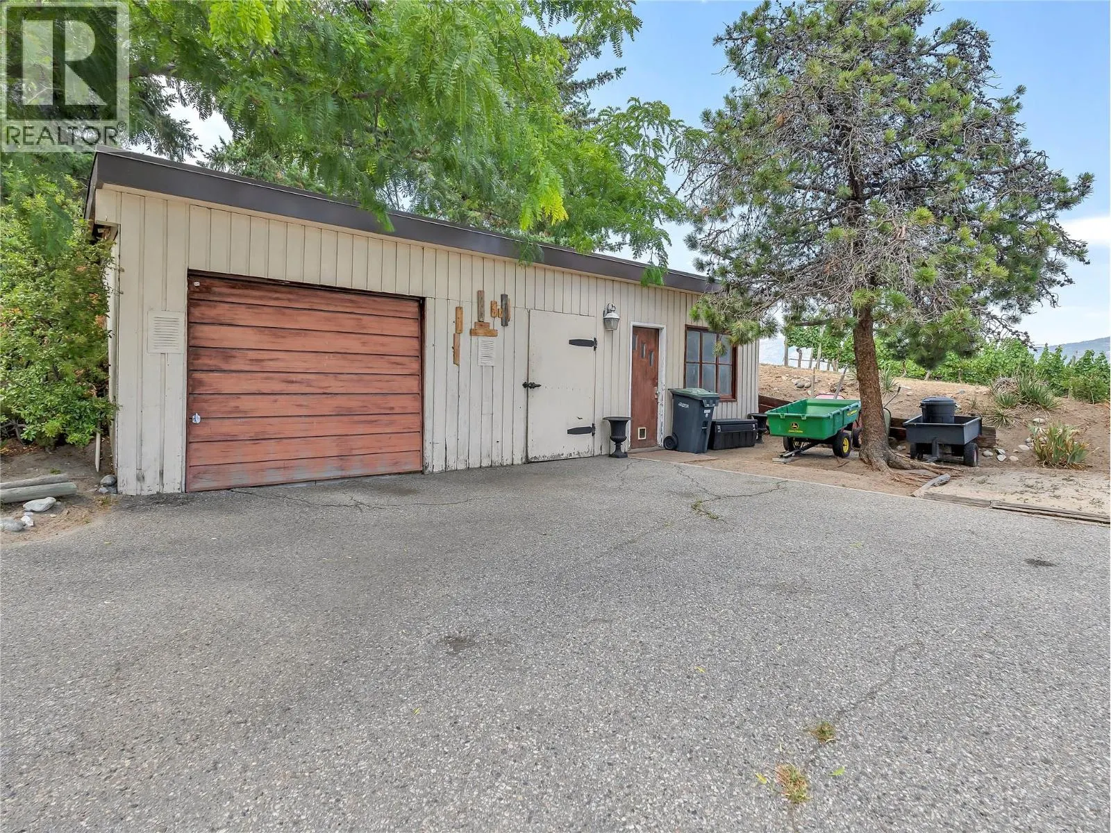 9402 FRONT BENCH Road