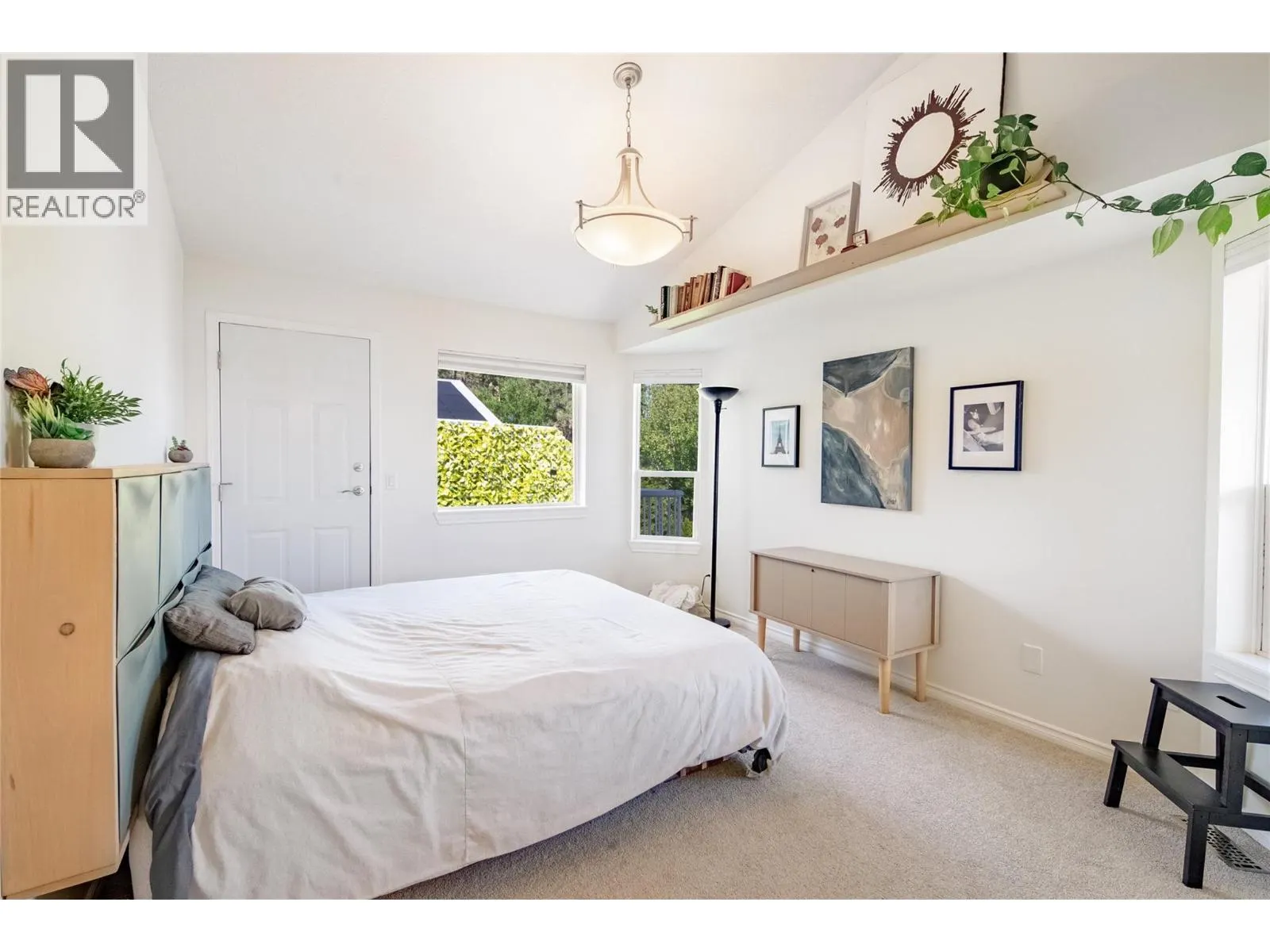 2174 Sunview Drive