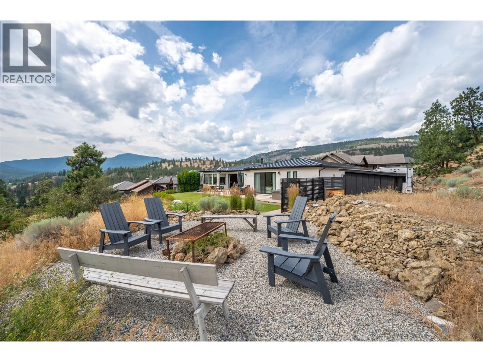6709 VICTORIA Road Unit# 21