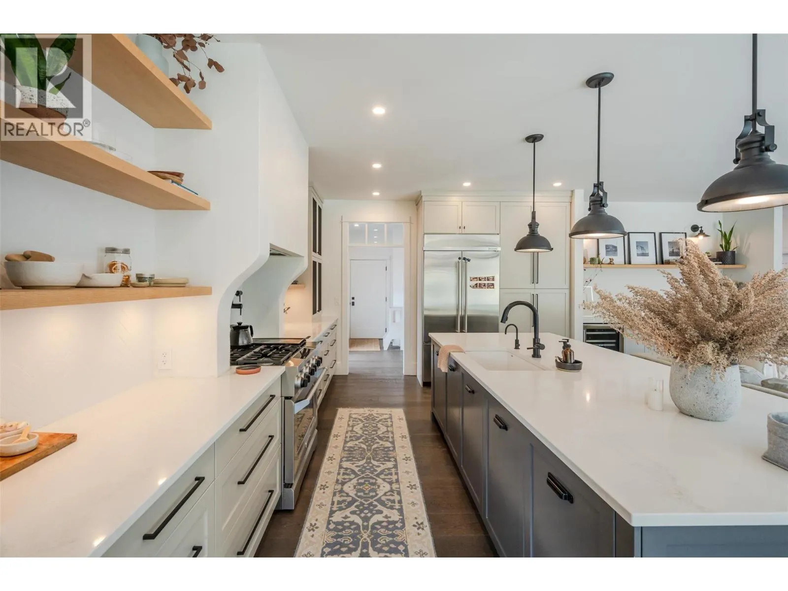 6709 VICTORIA Road Unit# 21