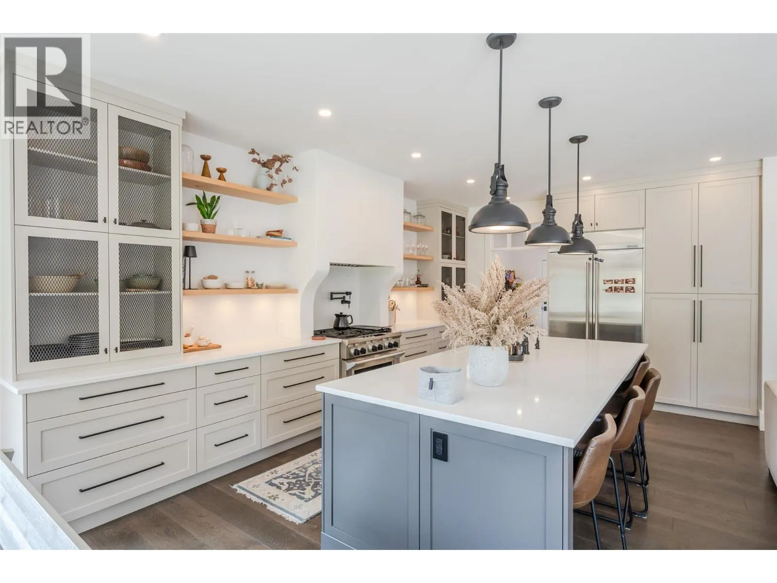 6709 VICTORIA Road Unit# 21
