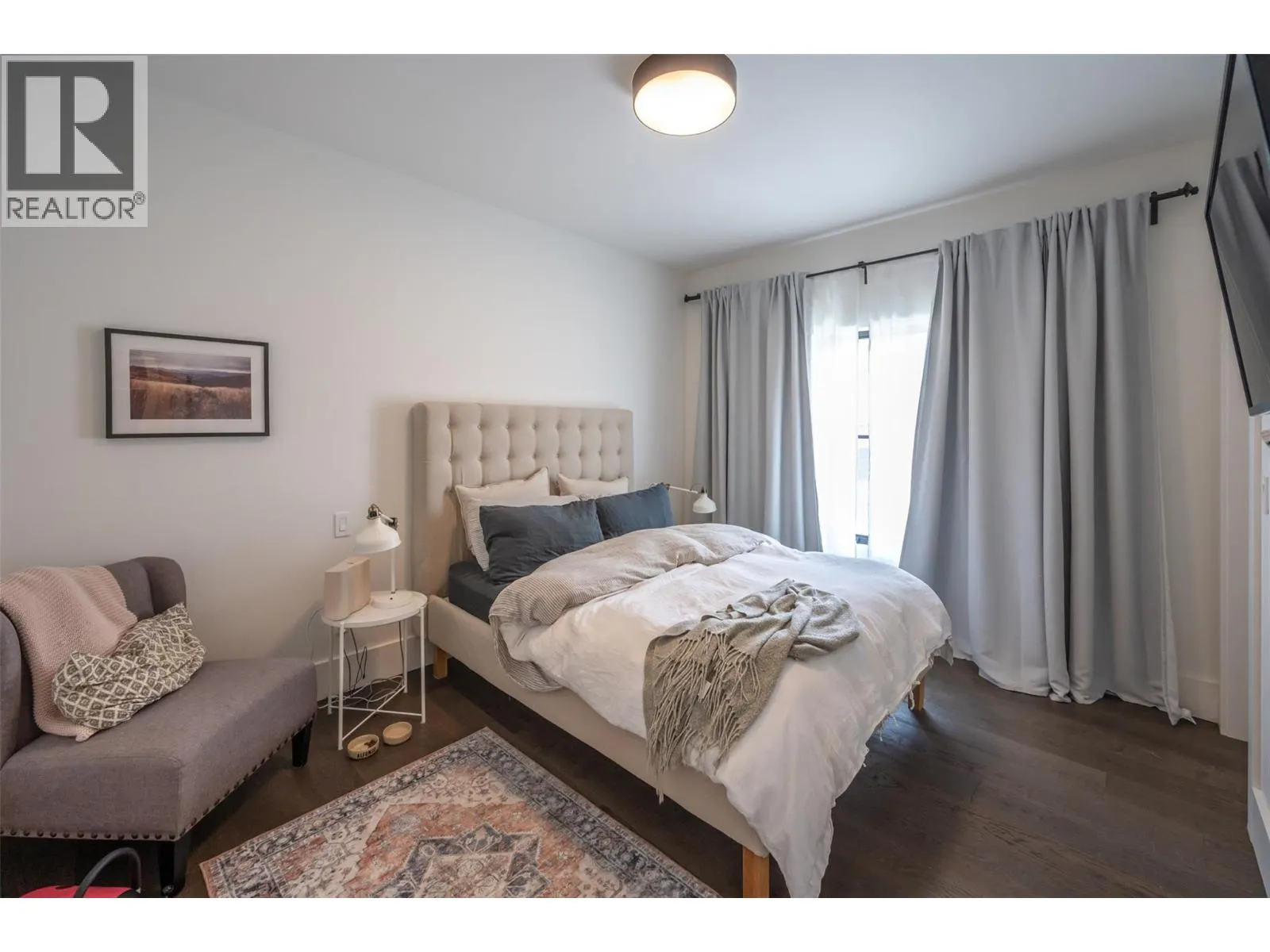 6709 VICTORIA Road Unit# 21