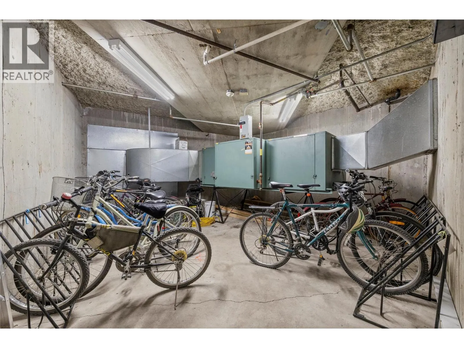 3335 Richter Street Unit# 213