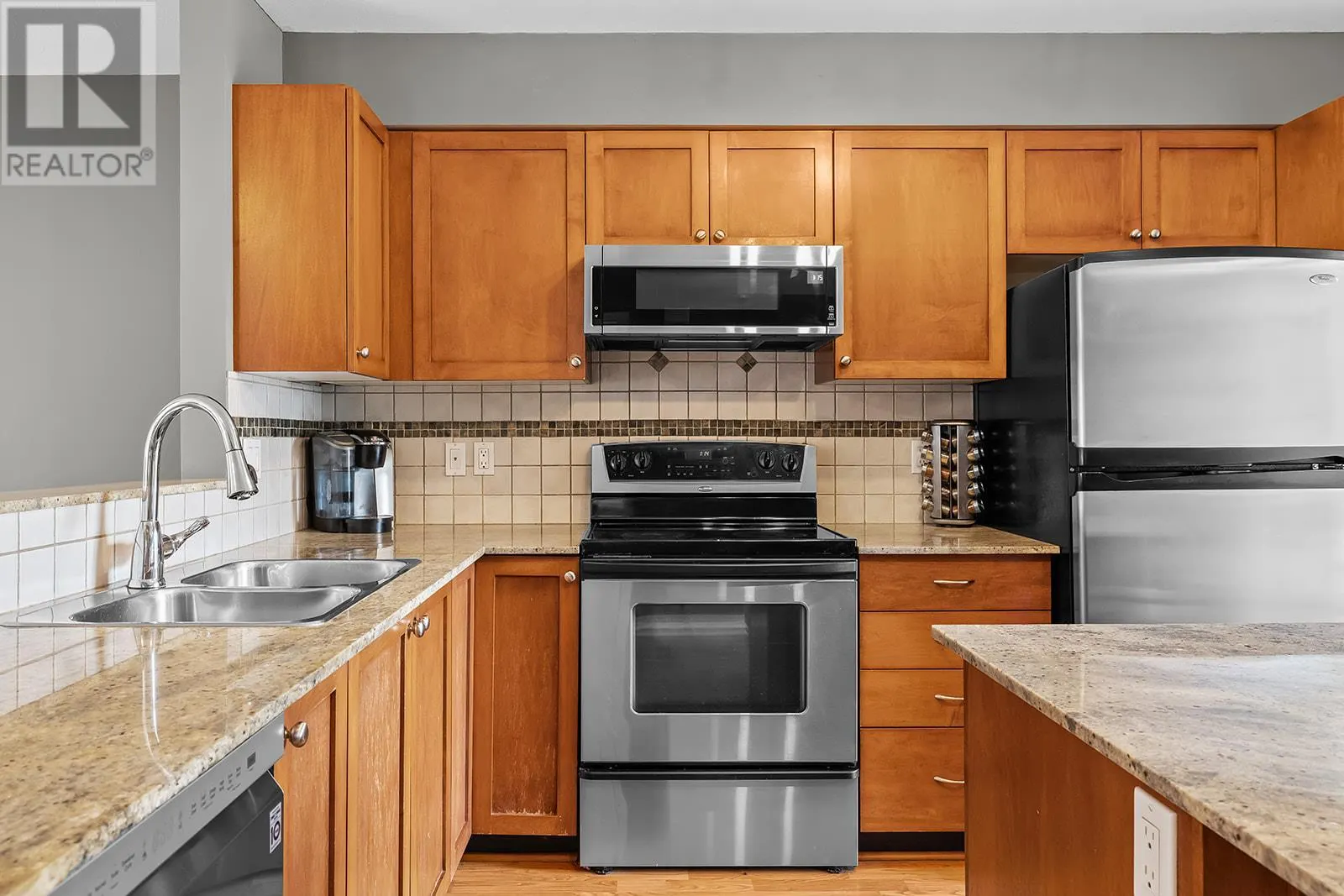 1853 Parkview Crescent Unit# 4