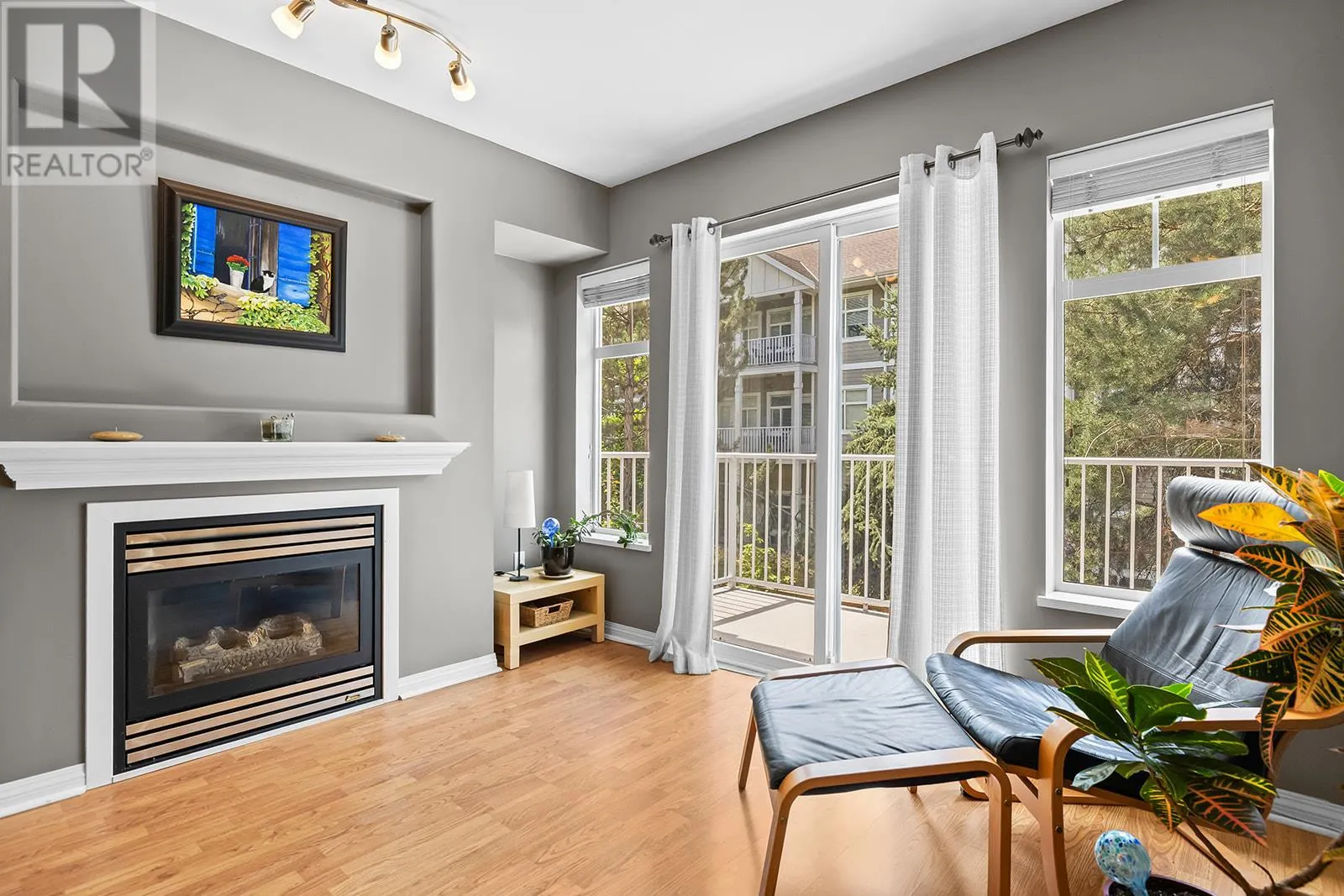 1853 Parkview Crescent Unit# 4