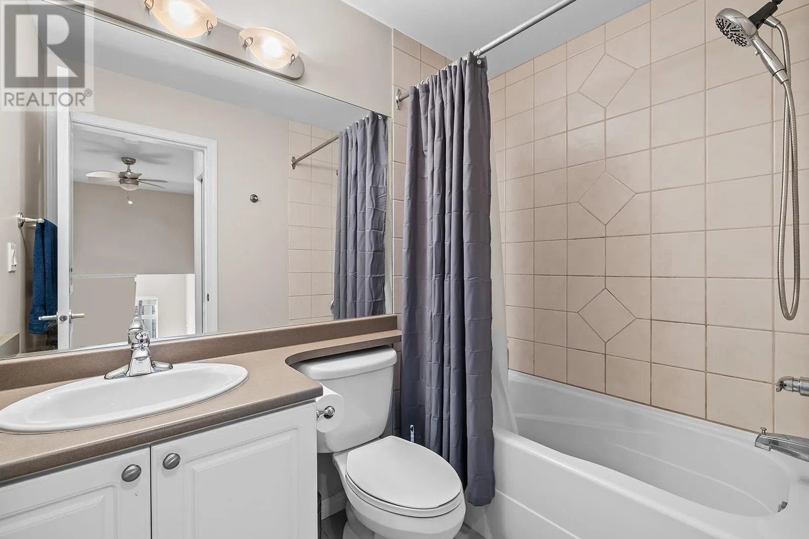 1853 Parkview Crescent Unit# 4