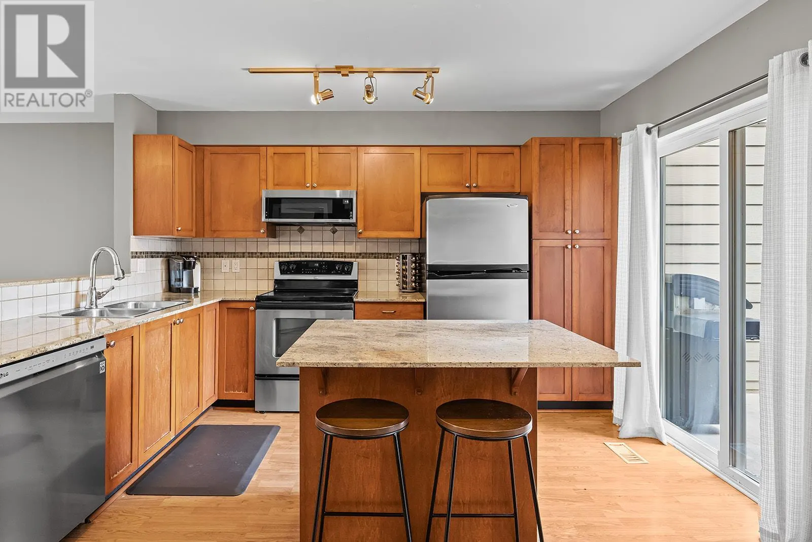 1853 Parkview Crescent Unit# 4