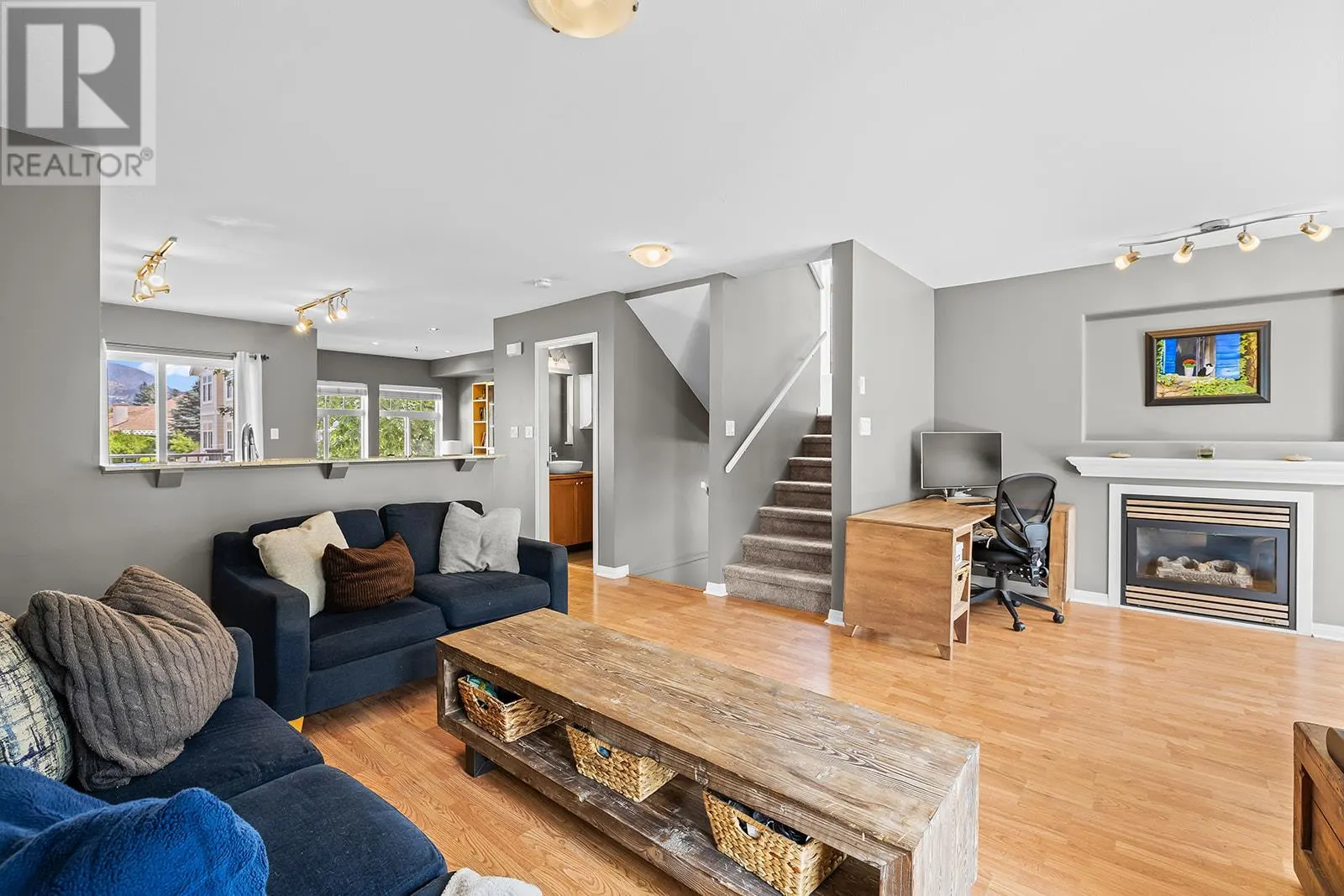 1853 Parkview Crescent Unit# 4