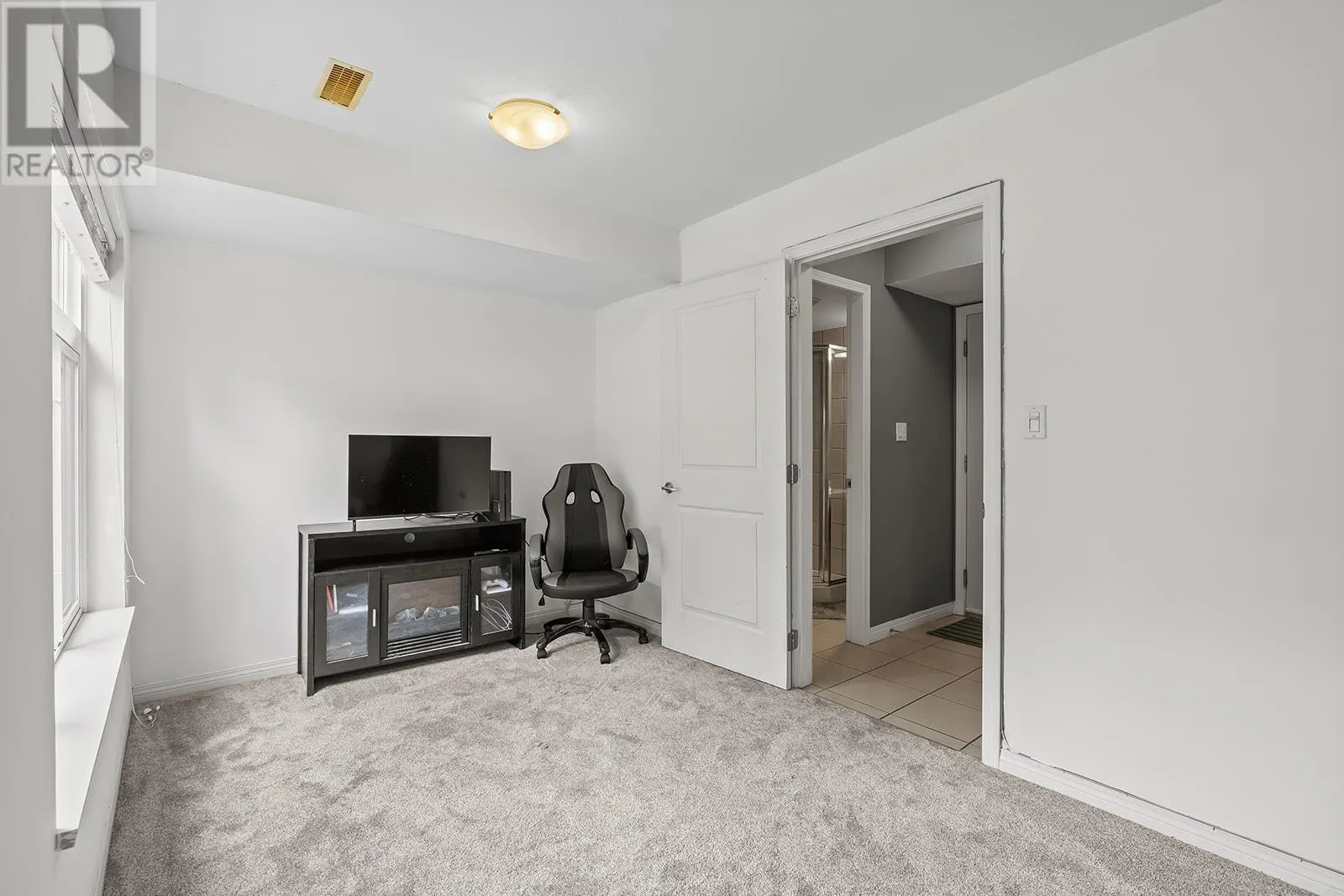 1853 Parkview Crescent Unit# 4