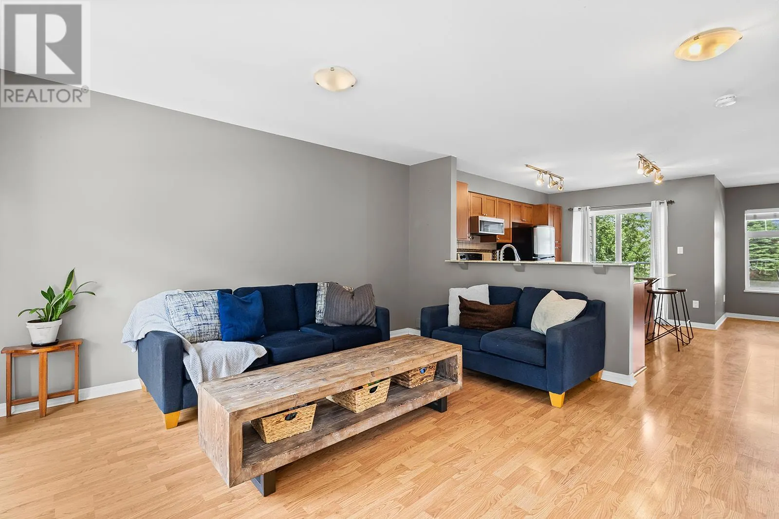 1853 Parkview Crescent Unit# 4