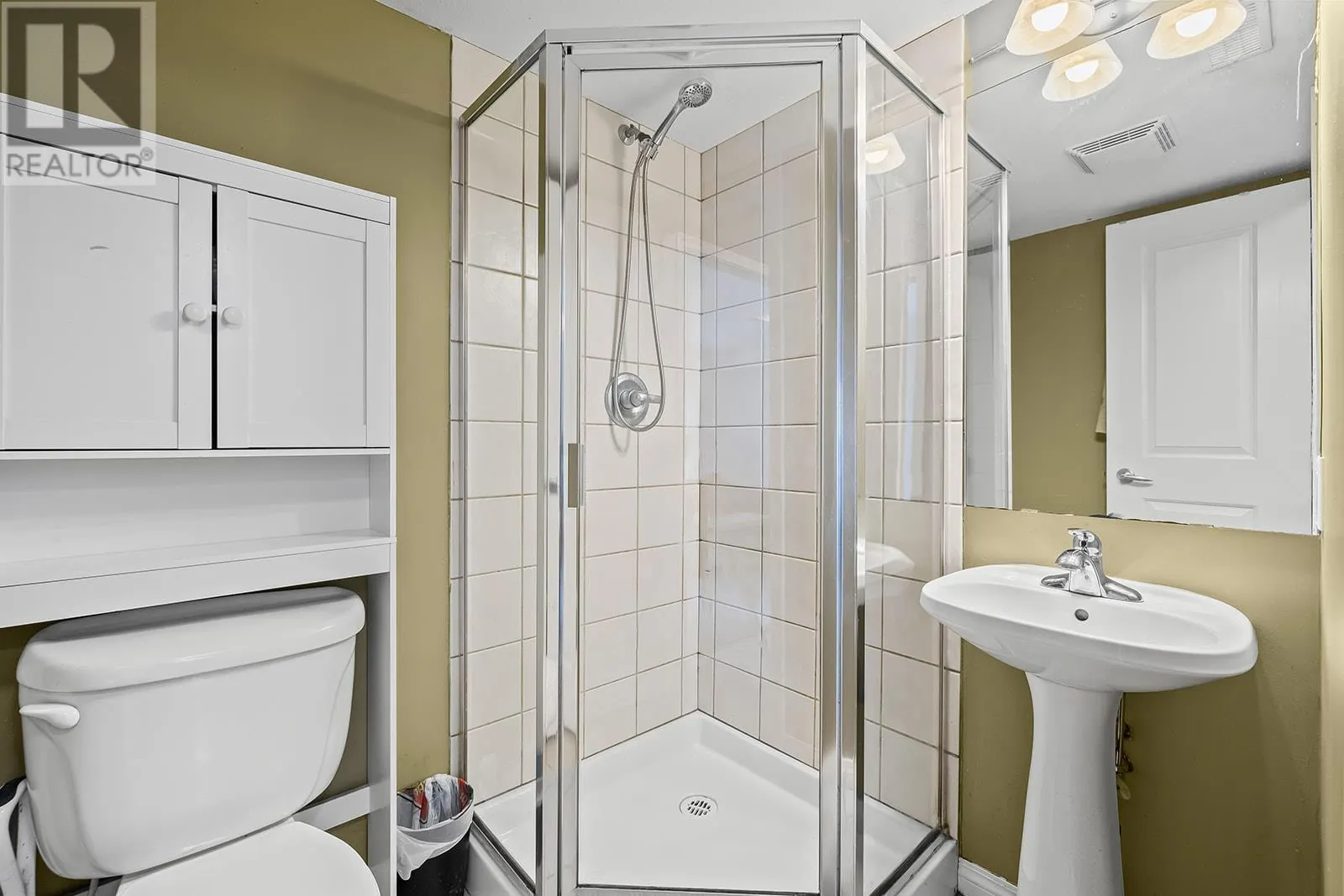 1853 Parkview Crescent Unit# 4