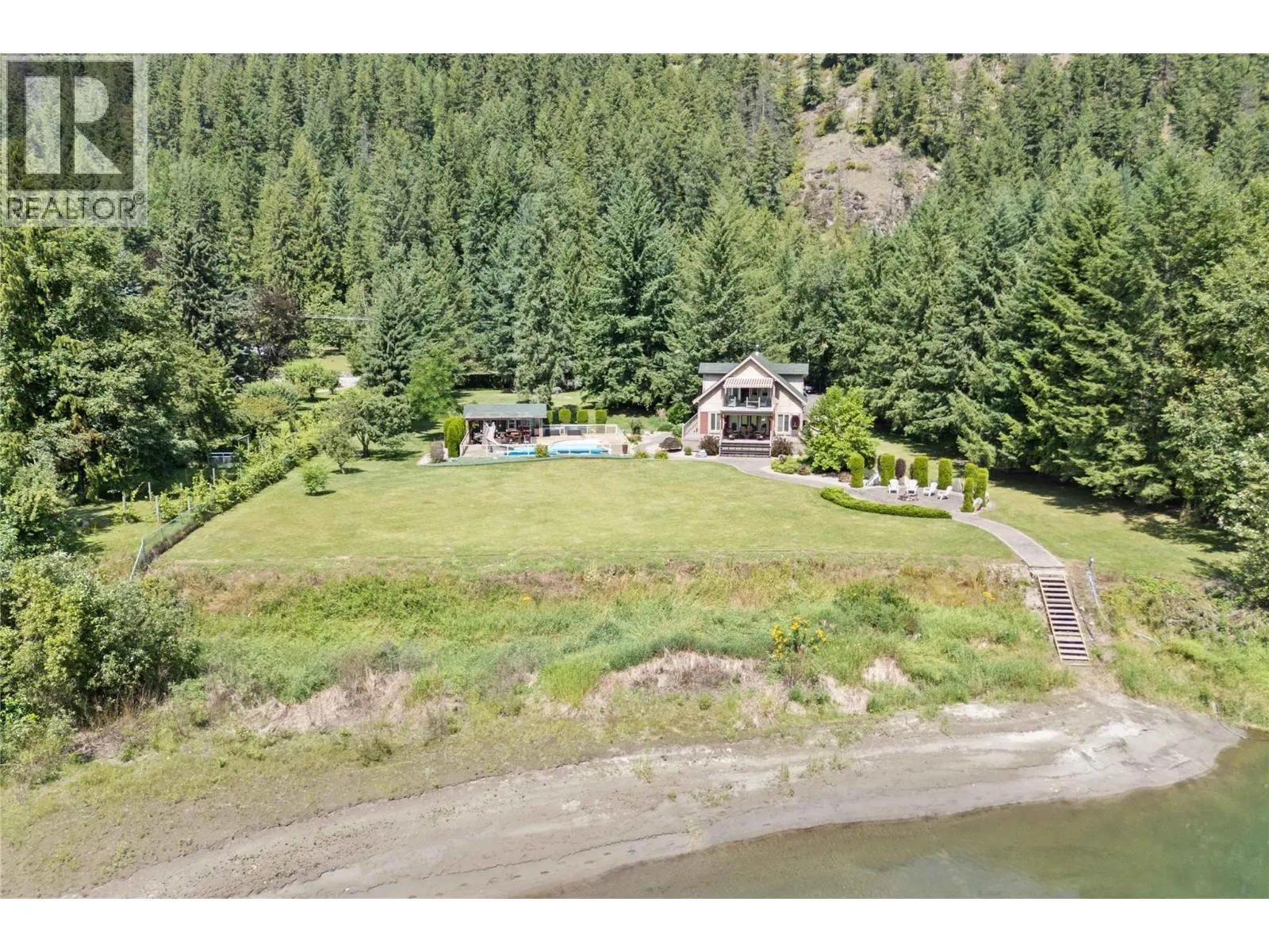 33 Old Town Road