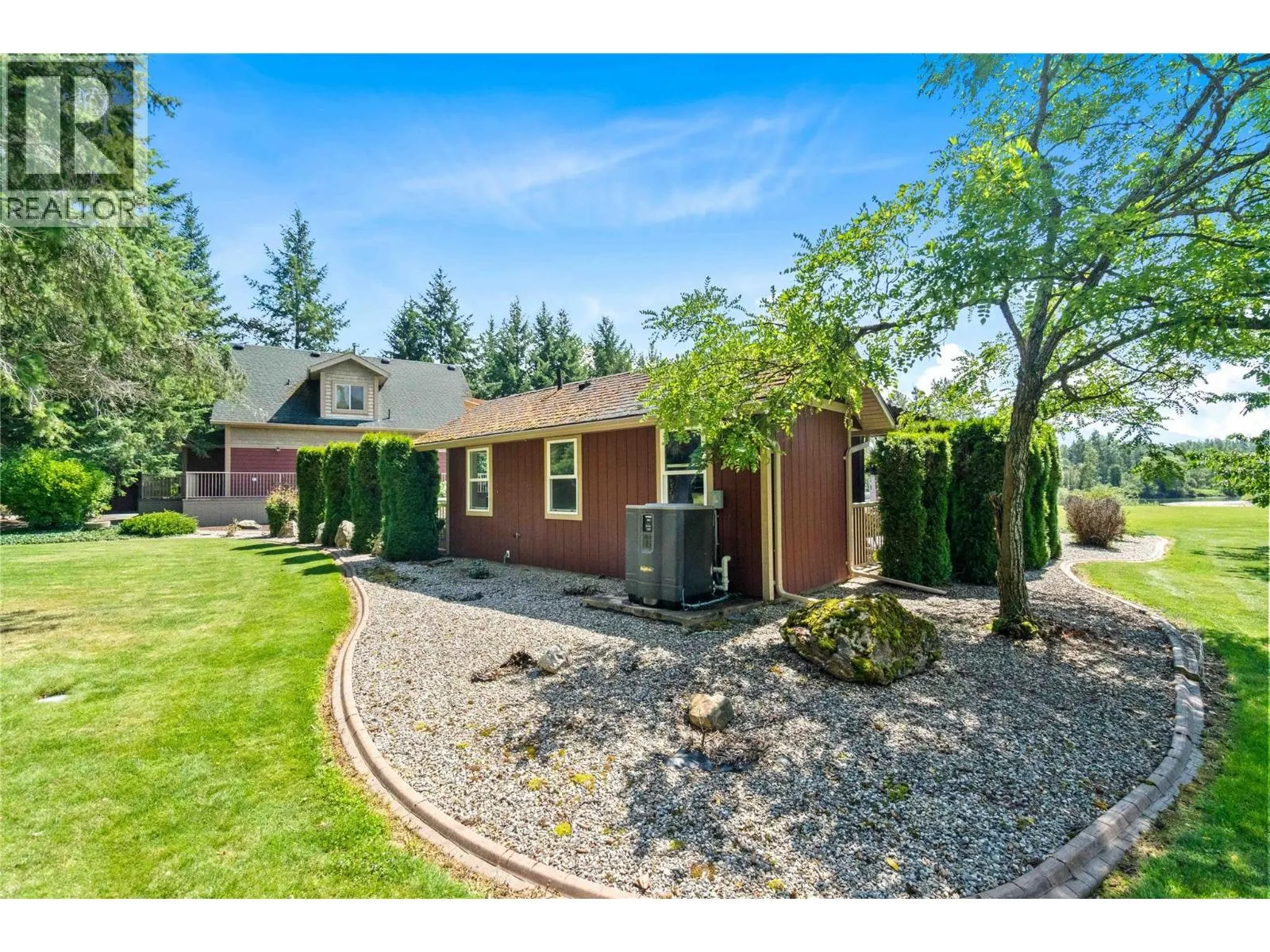 33 Old Town Road