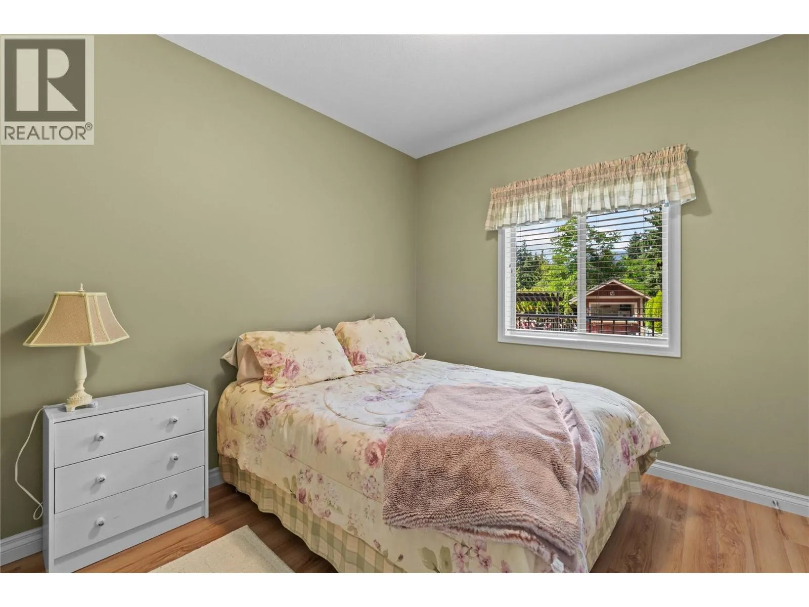 33 Old Town Road