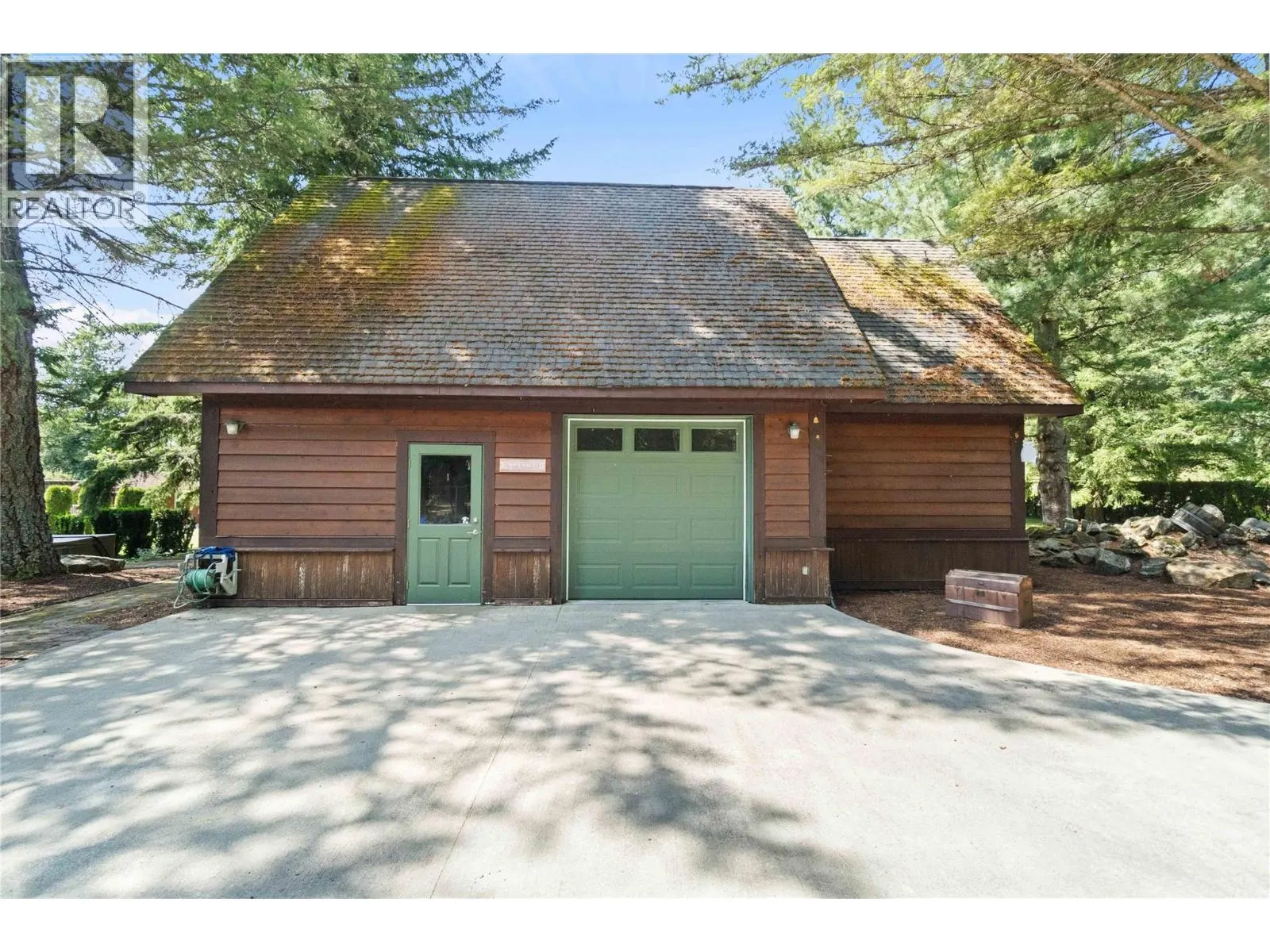 33 Old Town Road