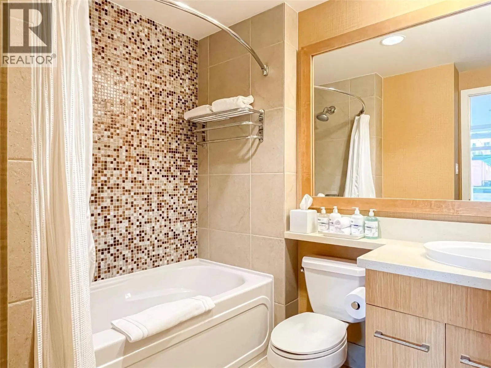 15 Park Place Unit# 201