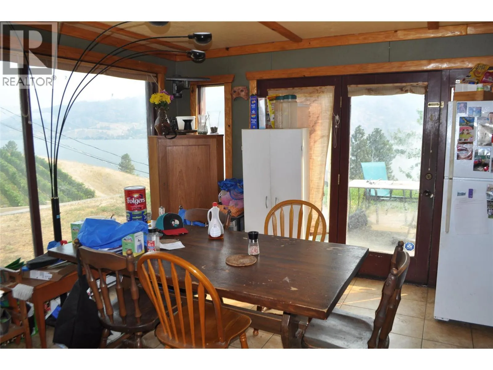 910 Pineview Drive