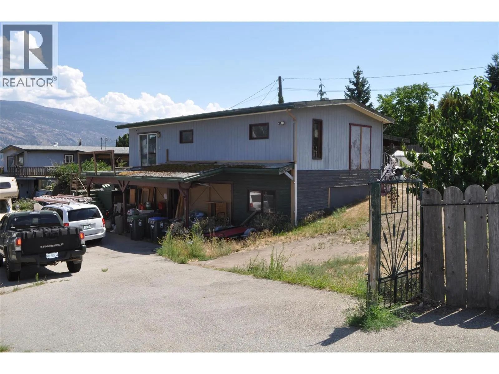 910 Pineview Drive