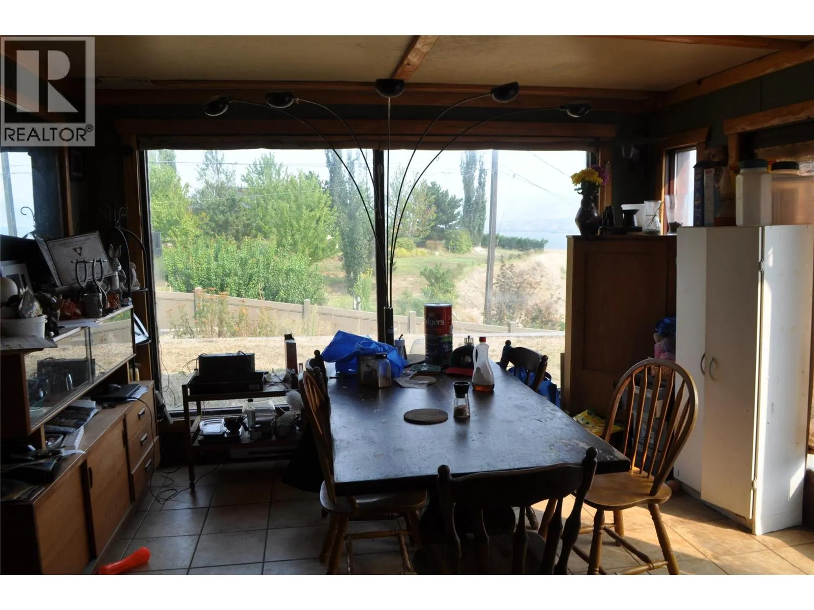 910 Pineview Drive