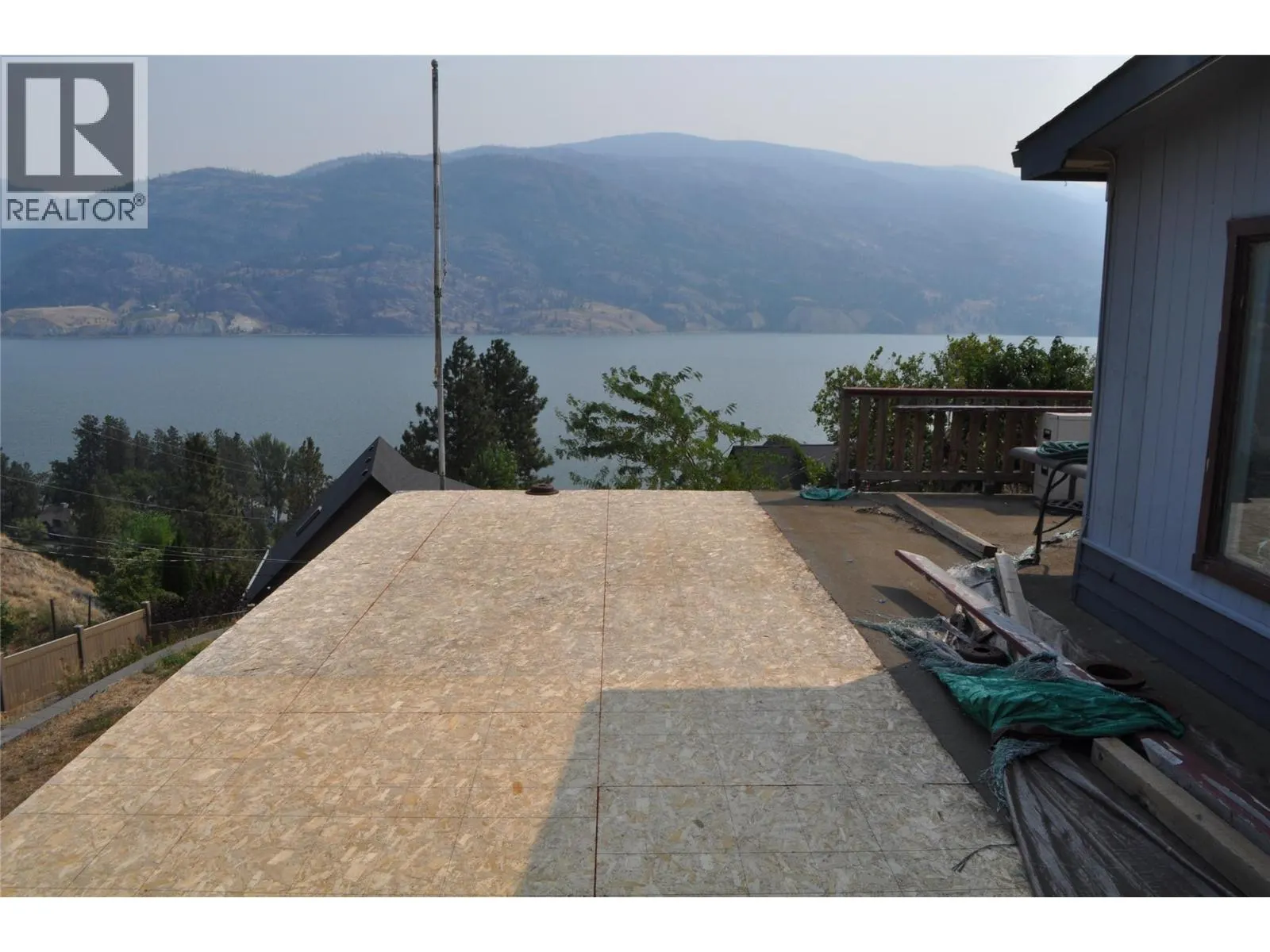 910 Pineview Drive