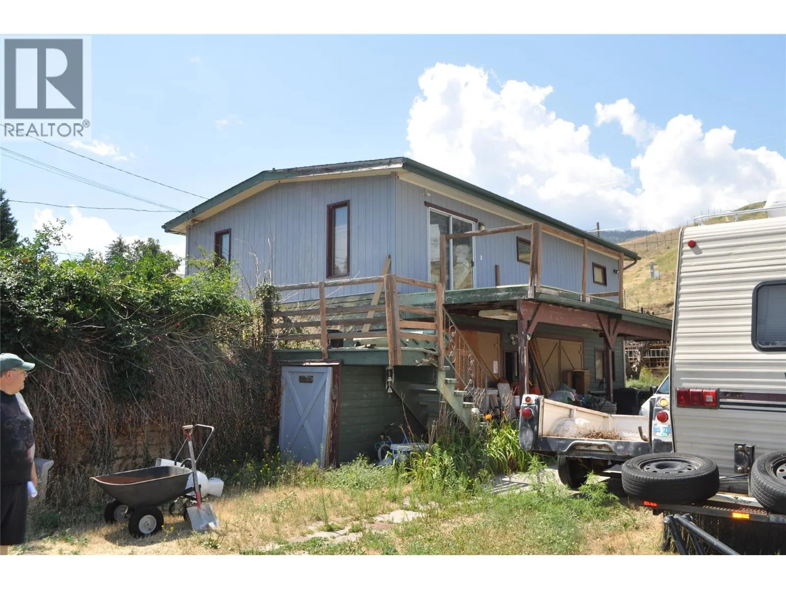 910 Pineview Drive