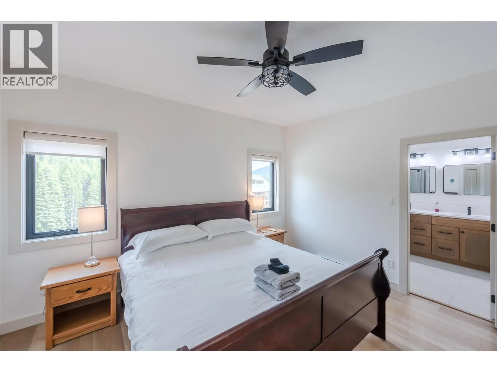 144 CLEARVIEW Crescent Unit# SL2