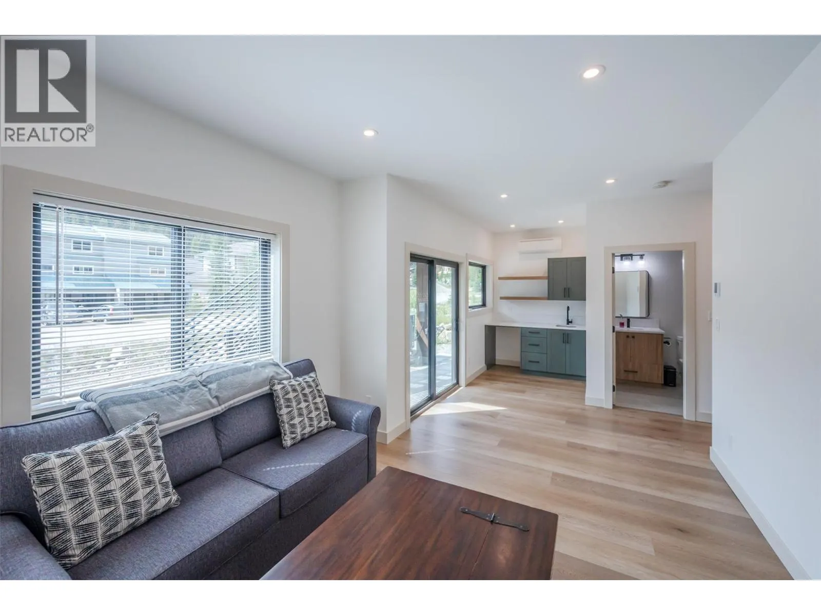 144 CLEARVIEW Crescent Unit# SL2