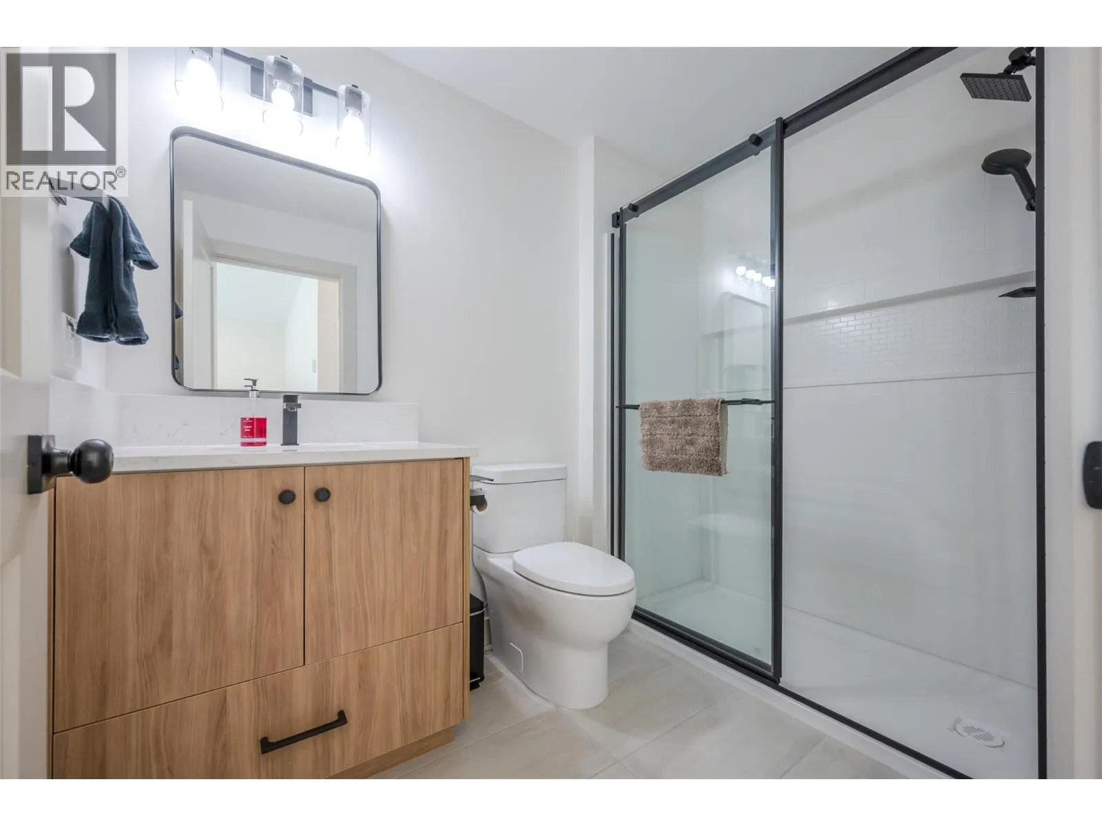 144 CLEARVIEW Crescent Unit# SL2