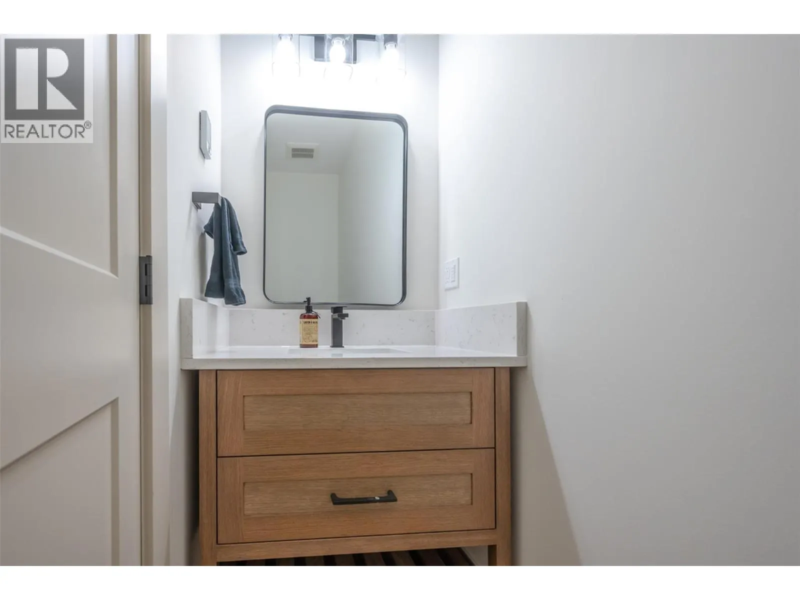 144 CLEARVIEW Crescent Unit# SL2