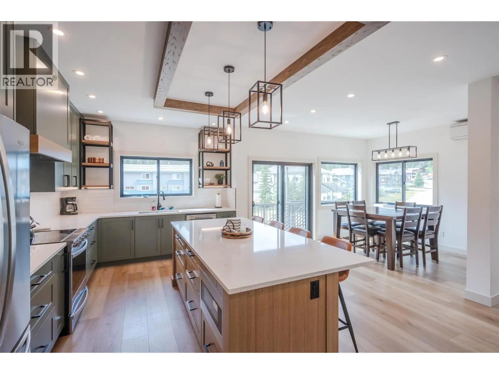 144 CLEARVIEW Crescent Unit# SL2