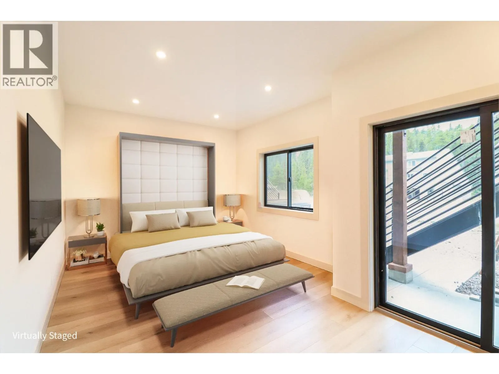 144 CLEARVIEW Crescent Unit# SL2