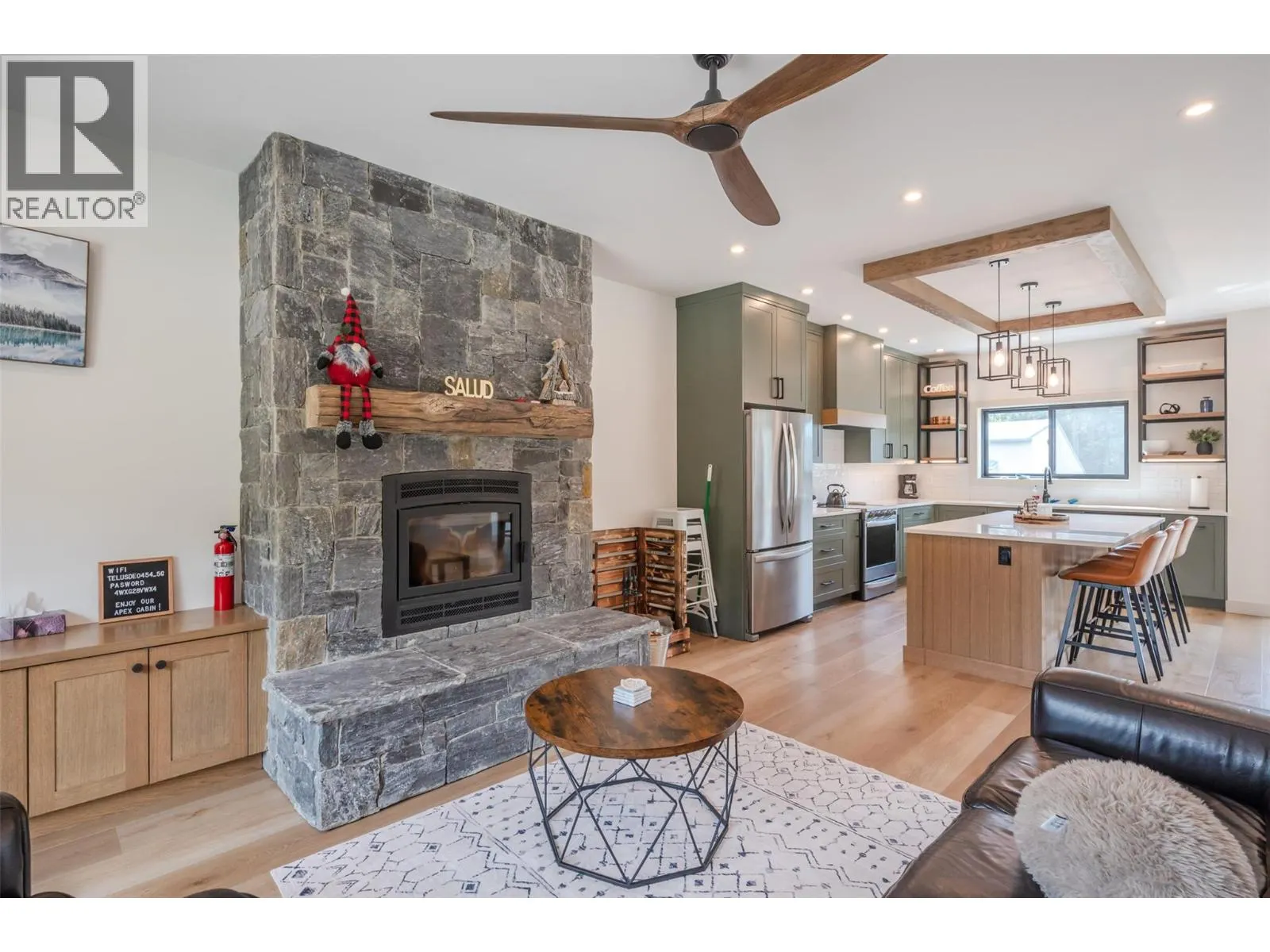 144 CLEARVIEW Crescent Unit# SL2