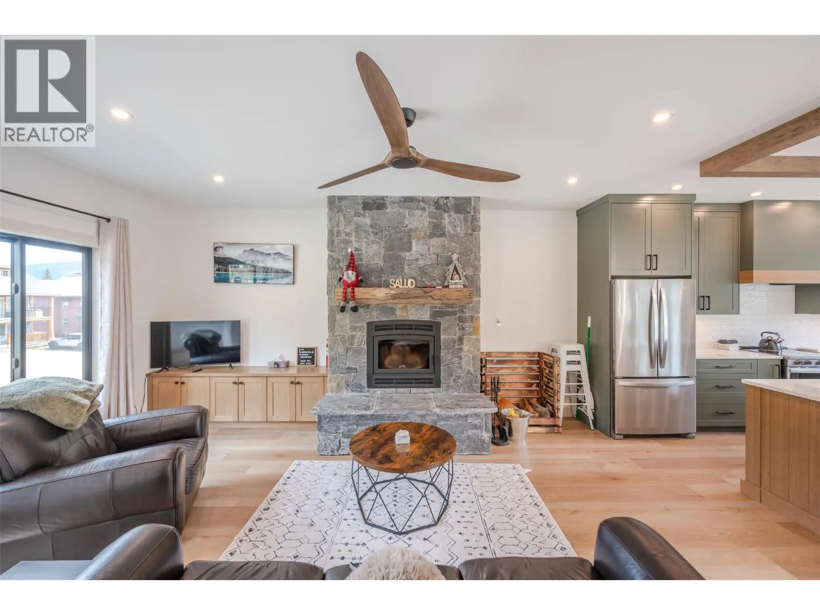 144 CLEARVIEW Crescent Unit# SL2