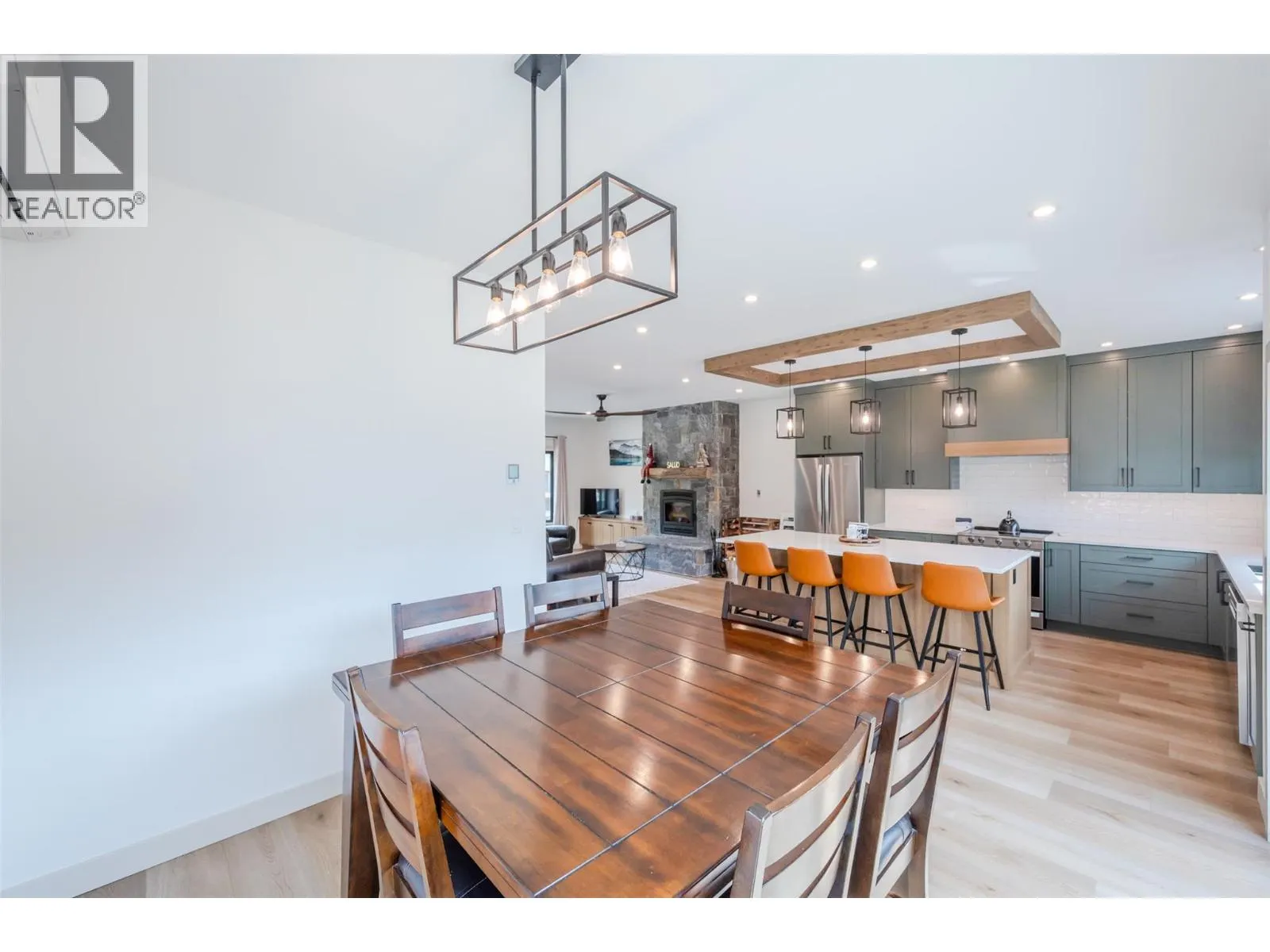 144 CLEARVIEW Crescent Unit# SL2