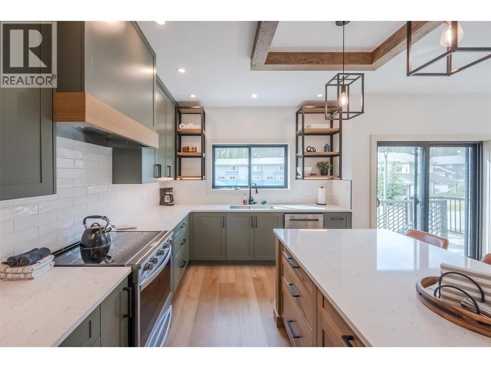 144 CLEARVIEW Crescent Unit# SL2