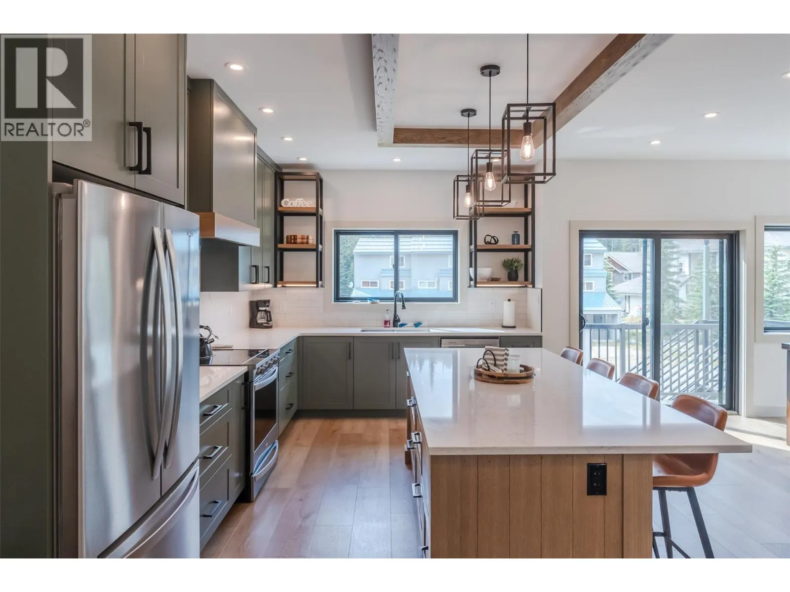 144 CLEARVIEW Crescent Unit# SL2