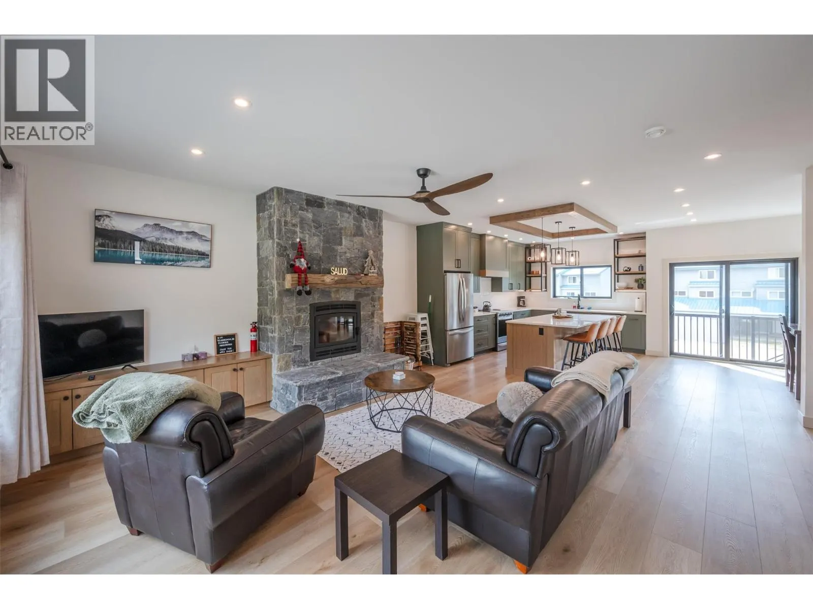 144 CLEARVIEW Crescent Unit# SL2