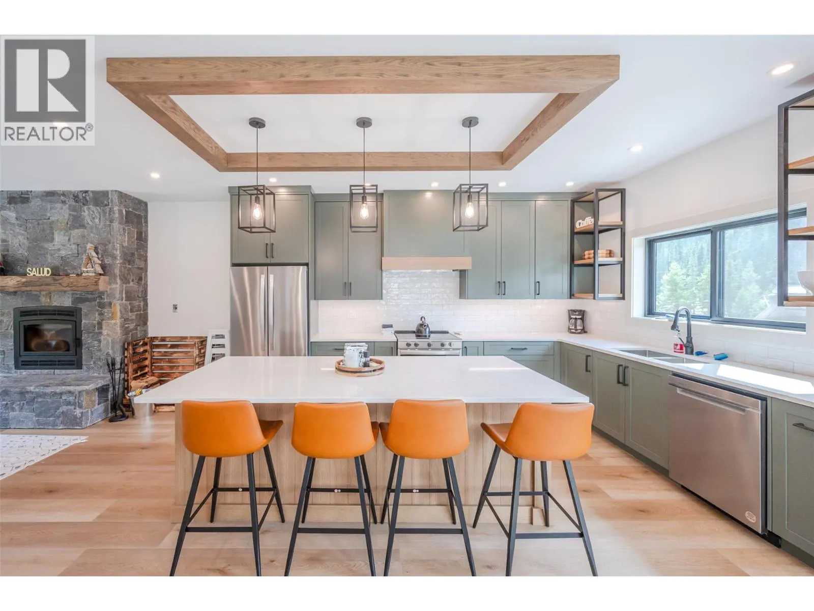 144 CLEARVIEW Crescent Unit# SL2