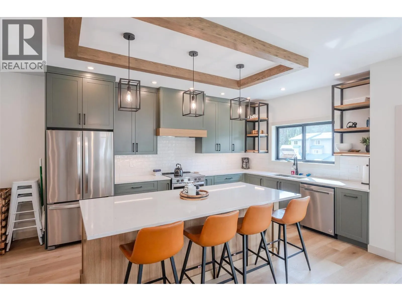 144 CLEARVIEW Crescent Unit# SL2