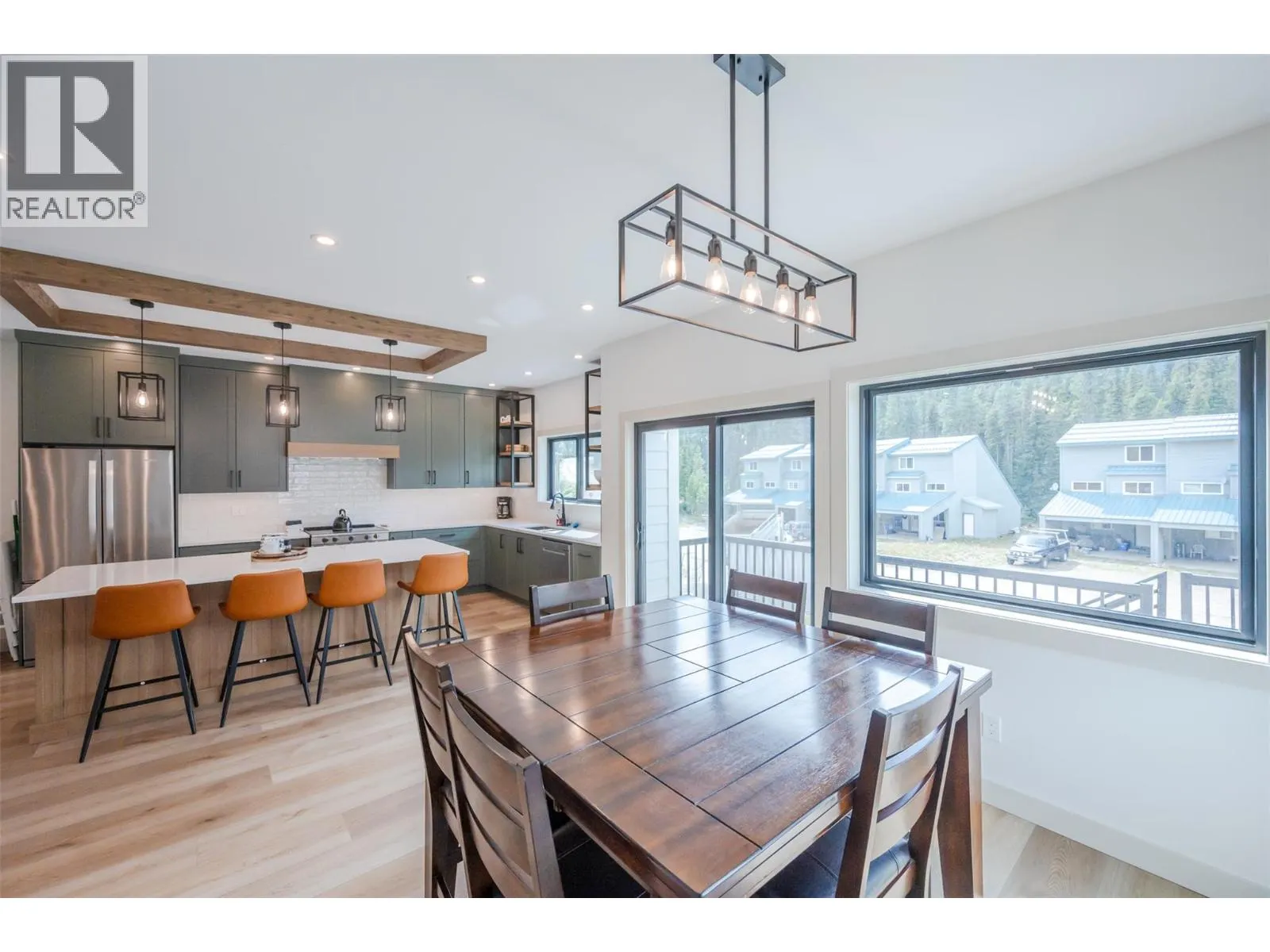 144 CLEARVIEW Crescent Unit# SL2