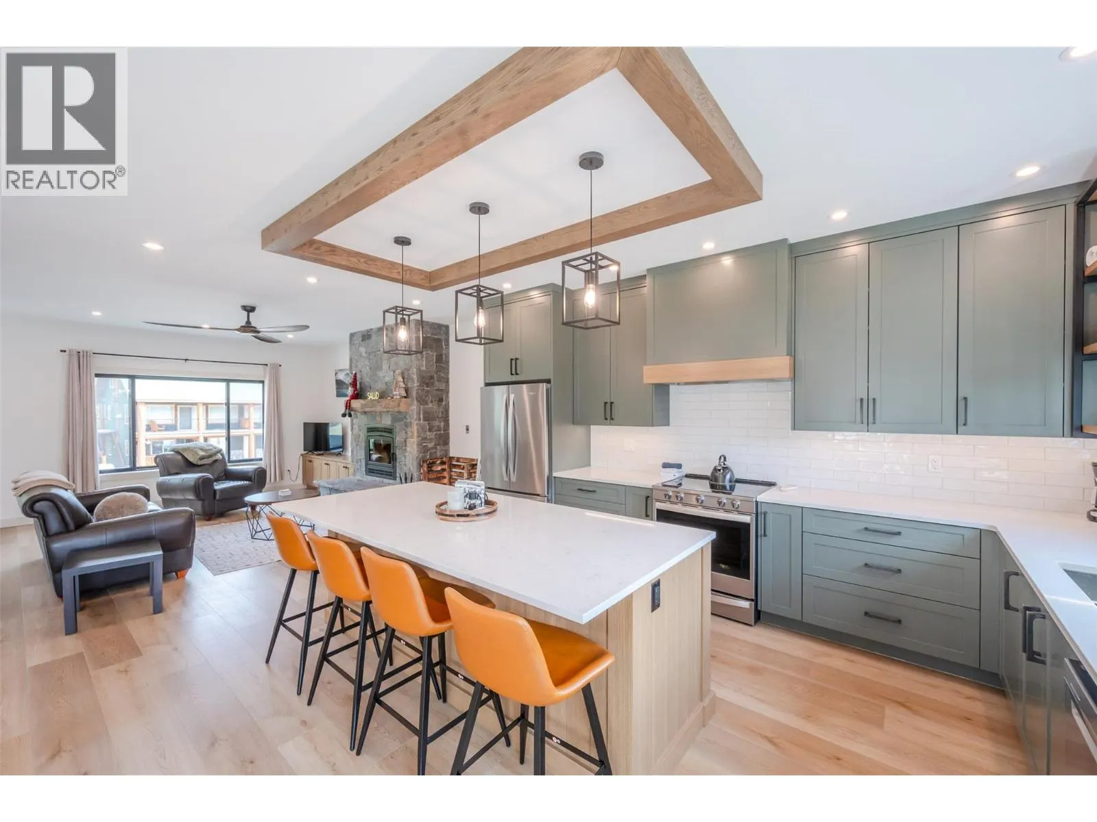 144 CLEARVIEW Crescent Unit# SL2