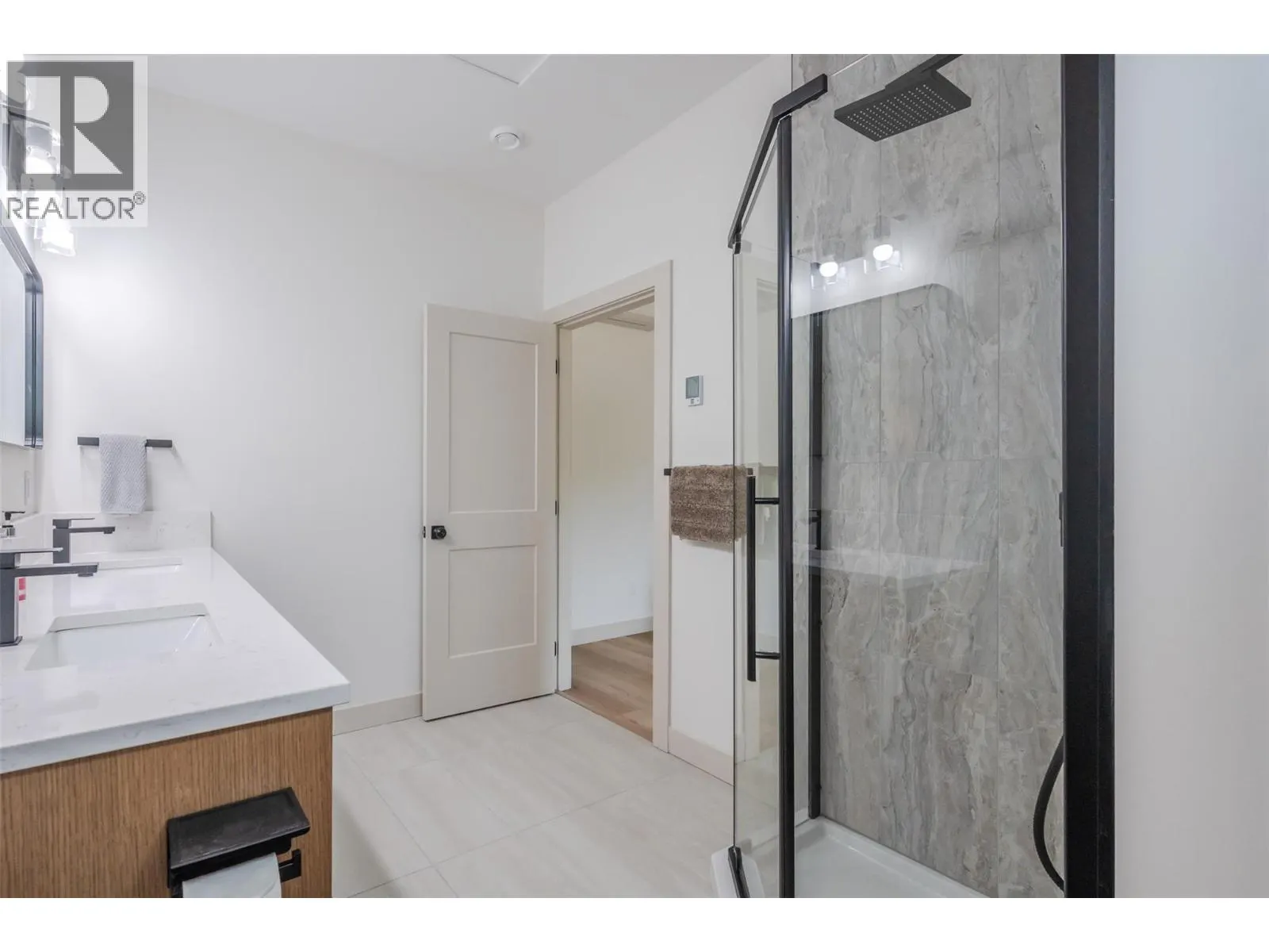 144 CLEARVIEW Crescent Unit# SL2