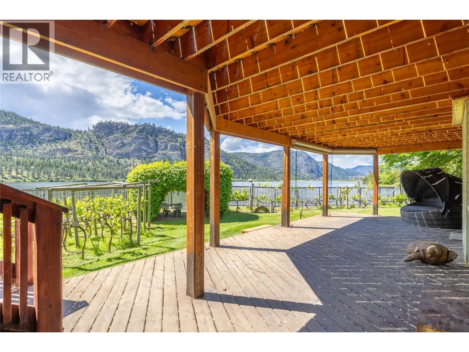 3104 Vaseux Lake Crescent