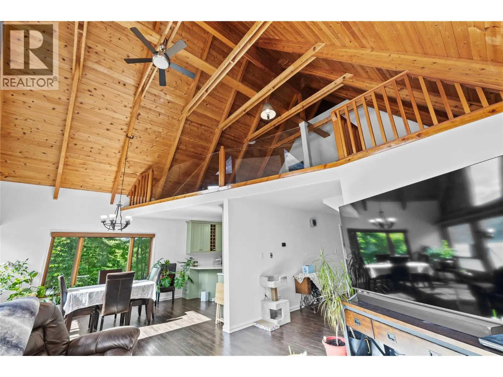 3104 Vaseux Lake Crescent