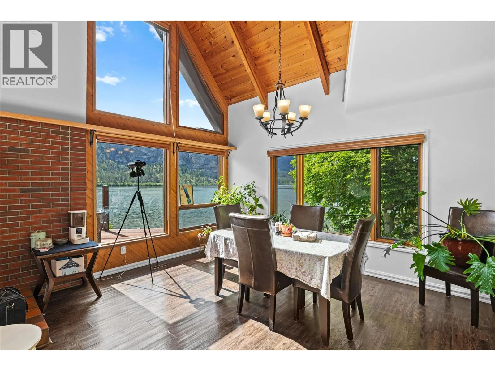 3104 Vaseux Lake Crescent