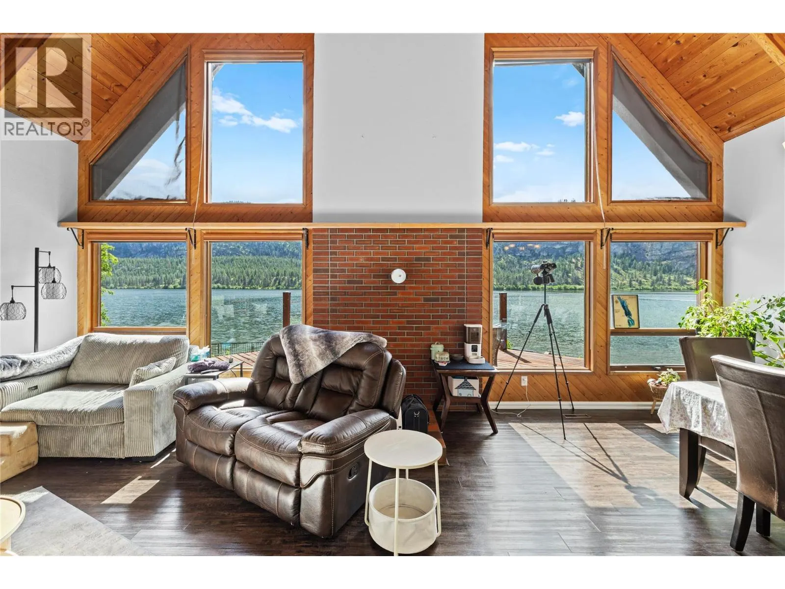 3104 Vaseux Lake Crescent