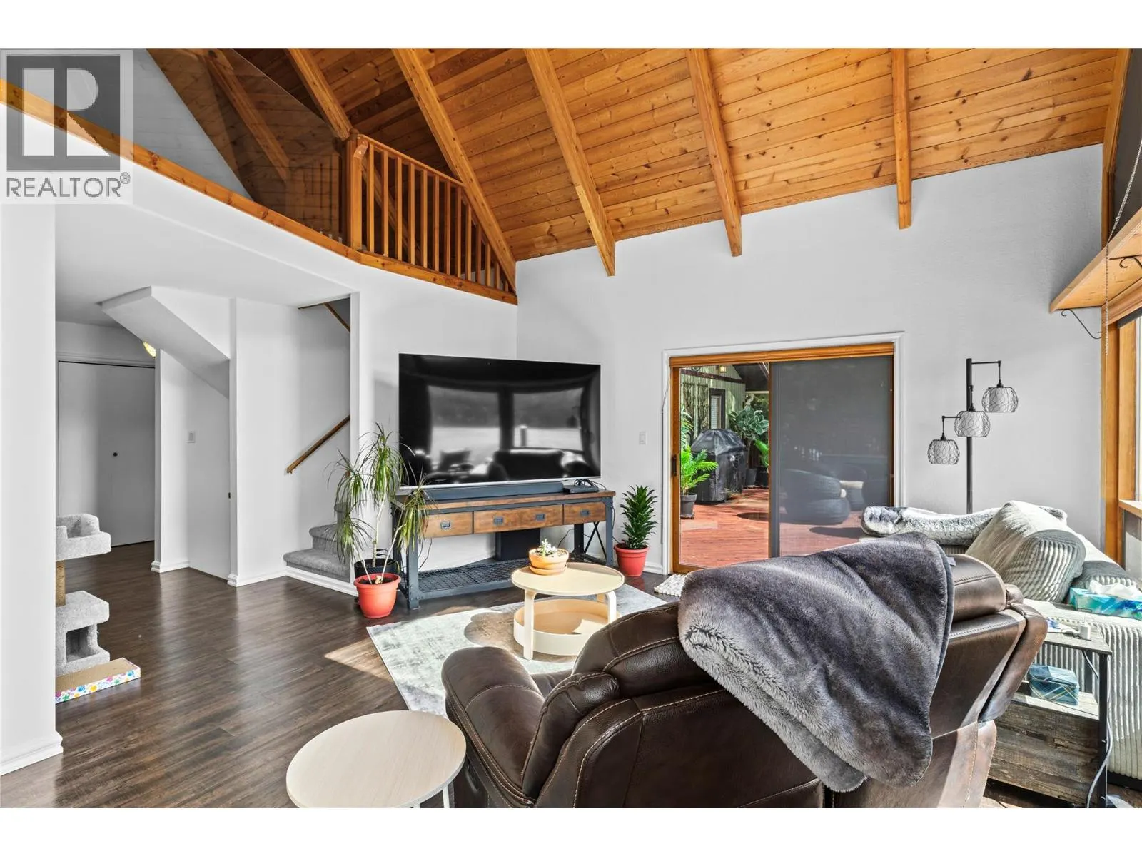 3104 Vaseux Lake Crescent