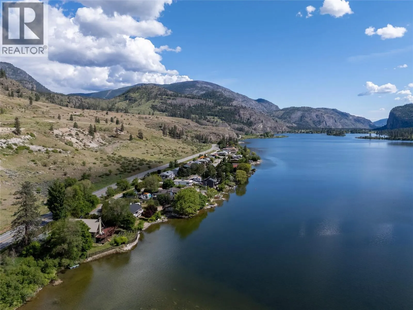 3104 Vaseux Lake Crescent