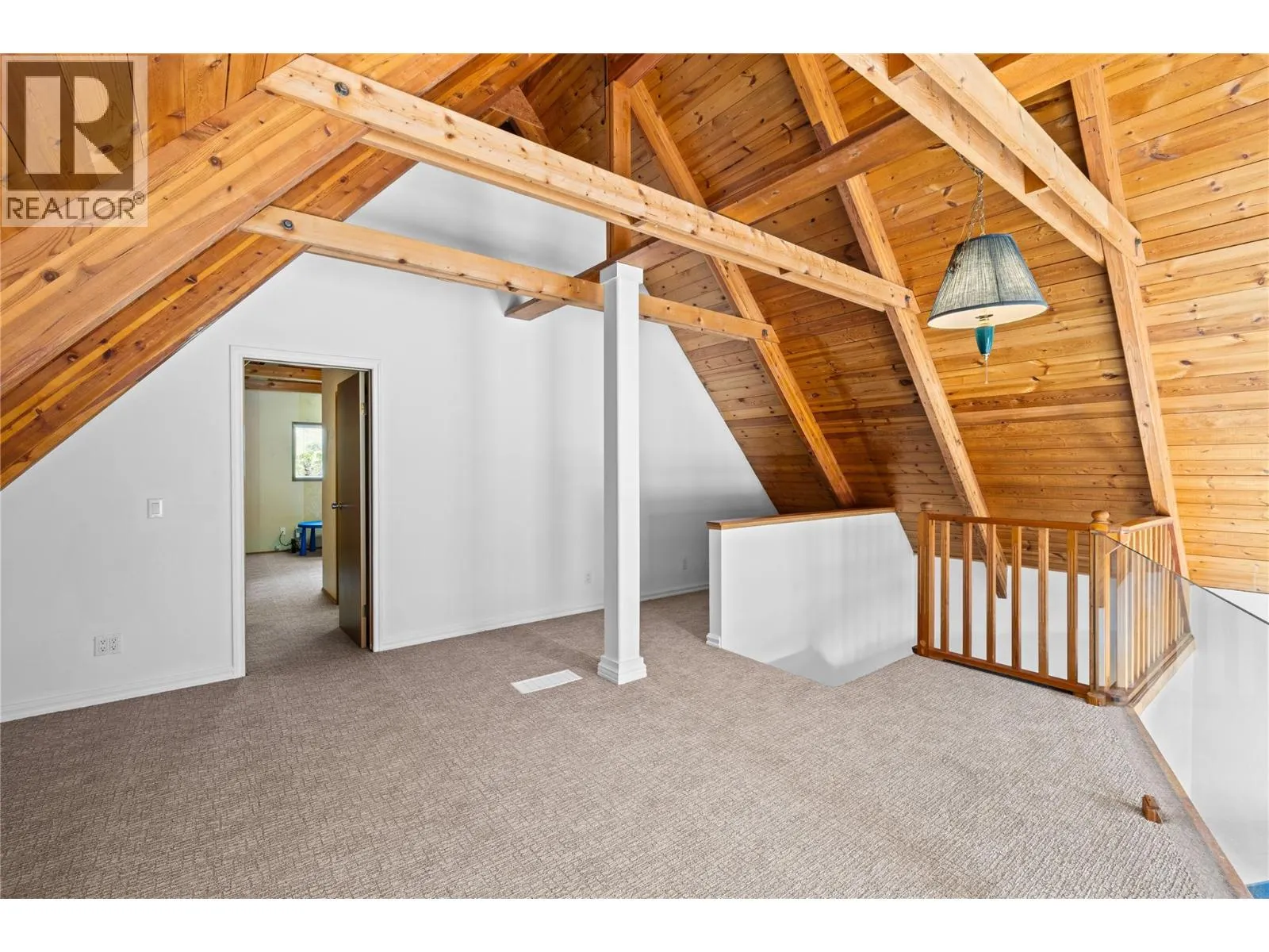 3104 Vaseux Lake Crescent